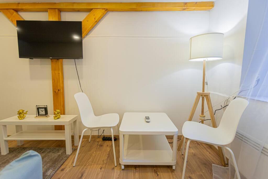 2 Bedroom Apartment In The Dob Street, Emerald Budapešť Exteriér fotografie
